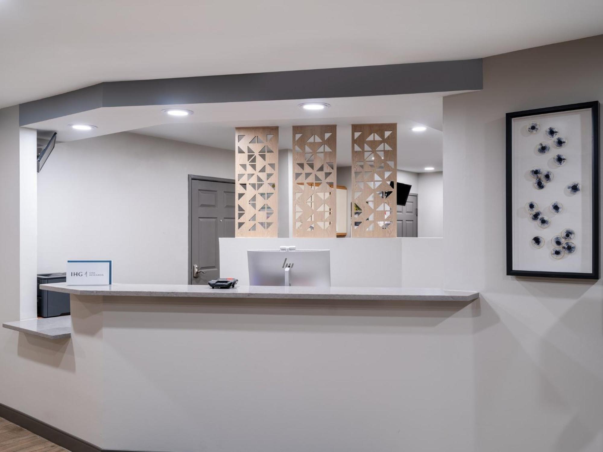 Candlewood Suites Rockford By Ihg Exterior photo