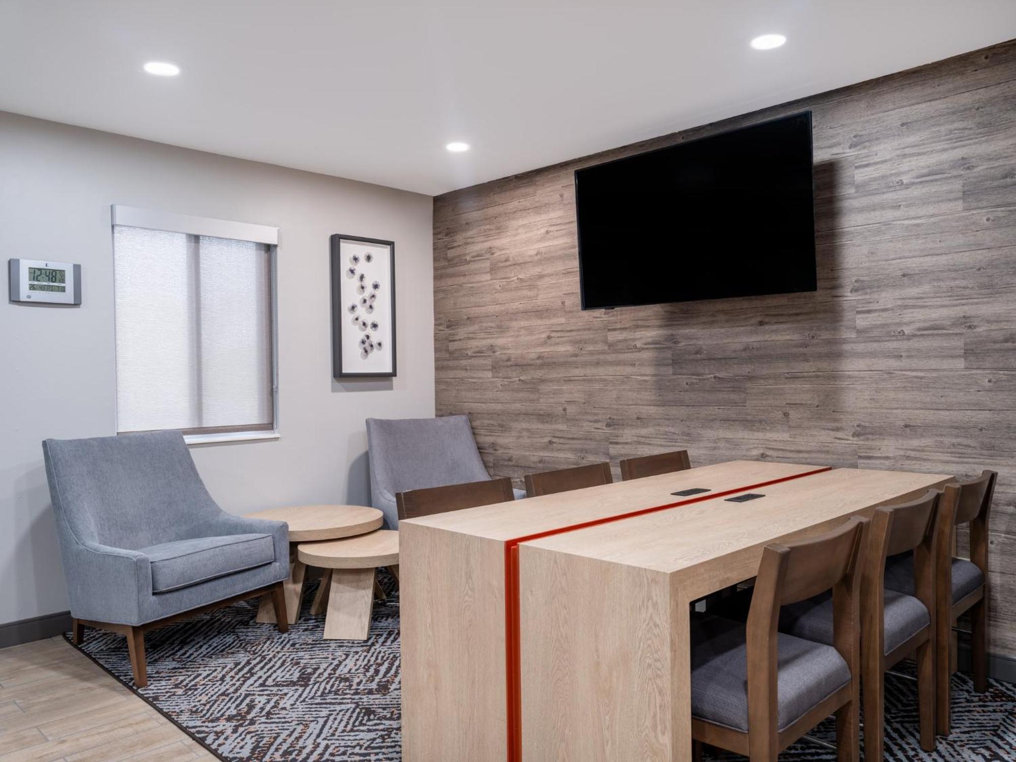 Candlewood Suites Rockford By Ihg Exterior photo