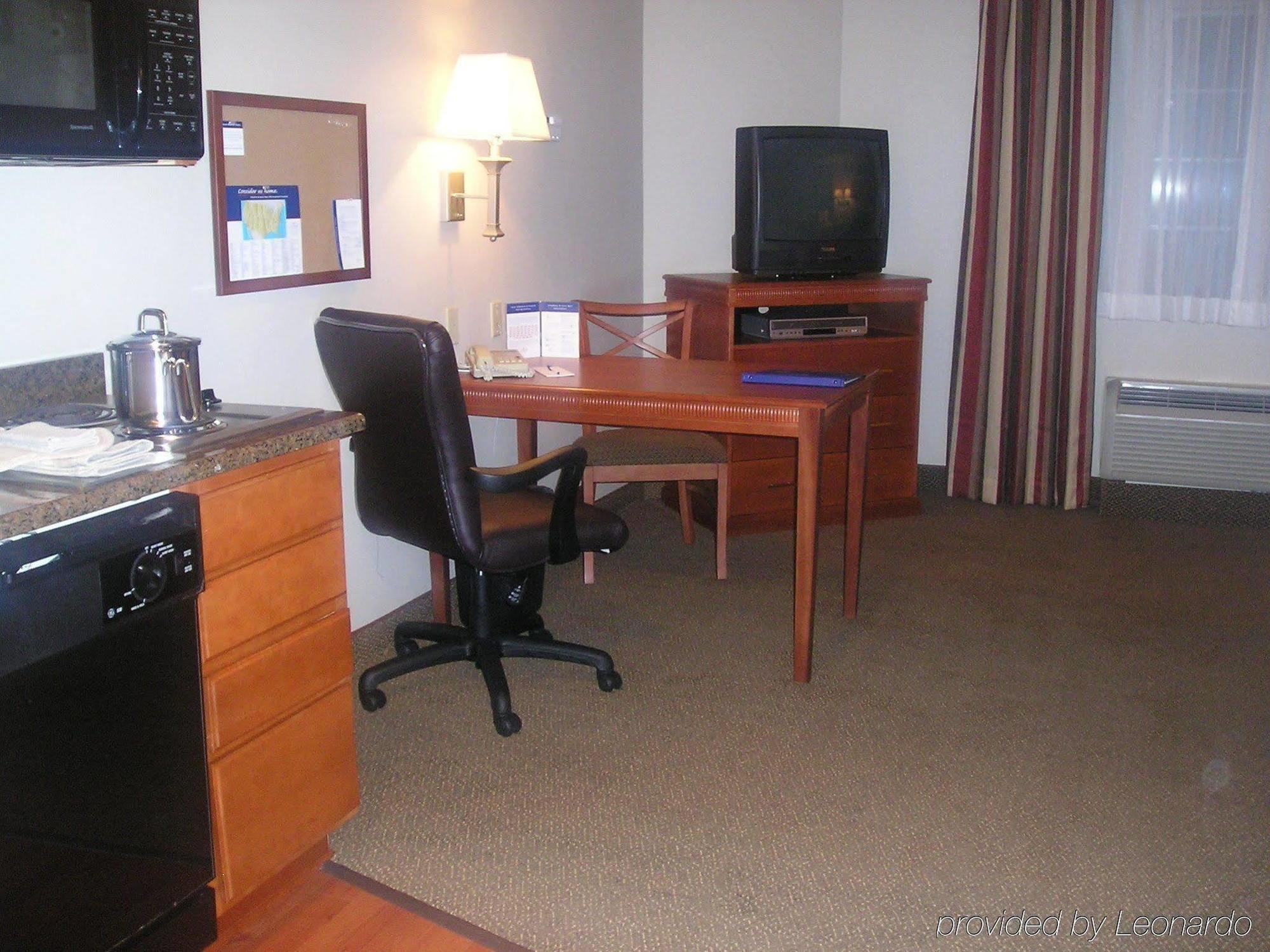 Candlewood Suites Rockford By Ihg Exterior photo